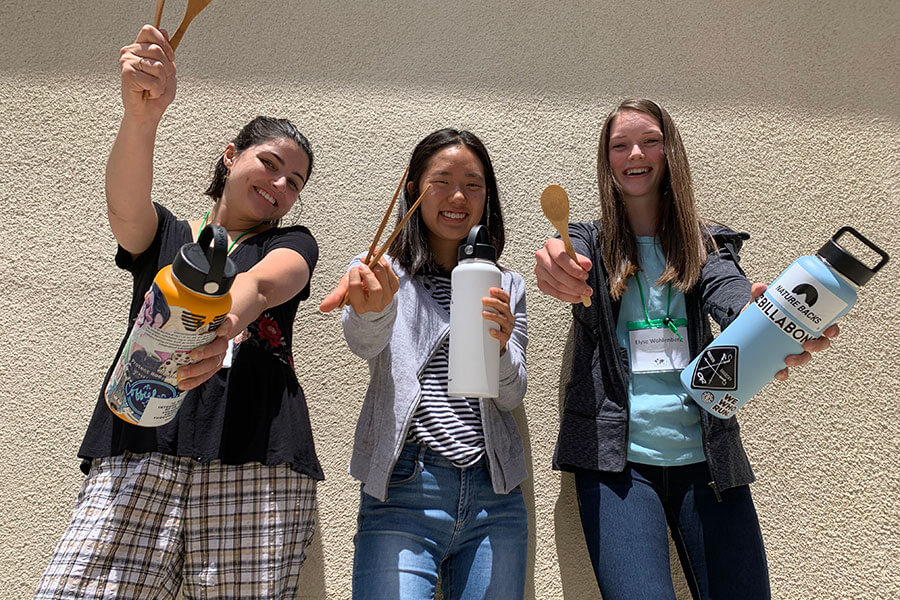 Foothill Interns Promote Reusable Dining Ware